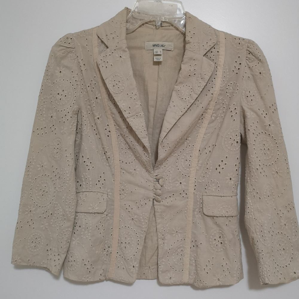 🌟HP!!!🌟Rare VINTAGE MANGO SUIT Gorgeous Summer Jacket with chikan work fabric.